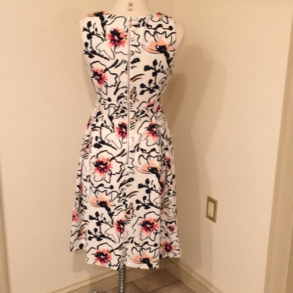 Dress - Picture 4 of 11